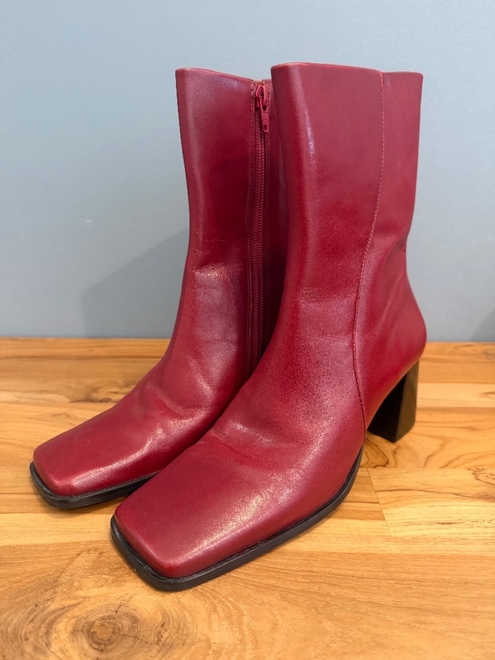 NWOT - Millard & Hanson Red Leather Square Toe Boots - Made in Brazil - 5.5M